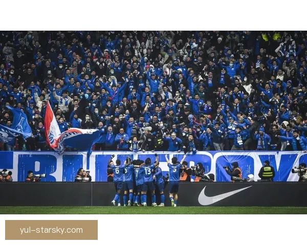 中超首轮申花观众人数居首 成都紧随其后 中超首轮申花观众人数居首 成都紧随其后